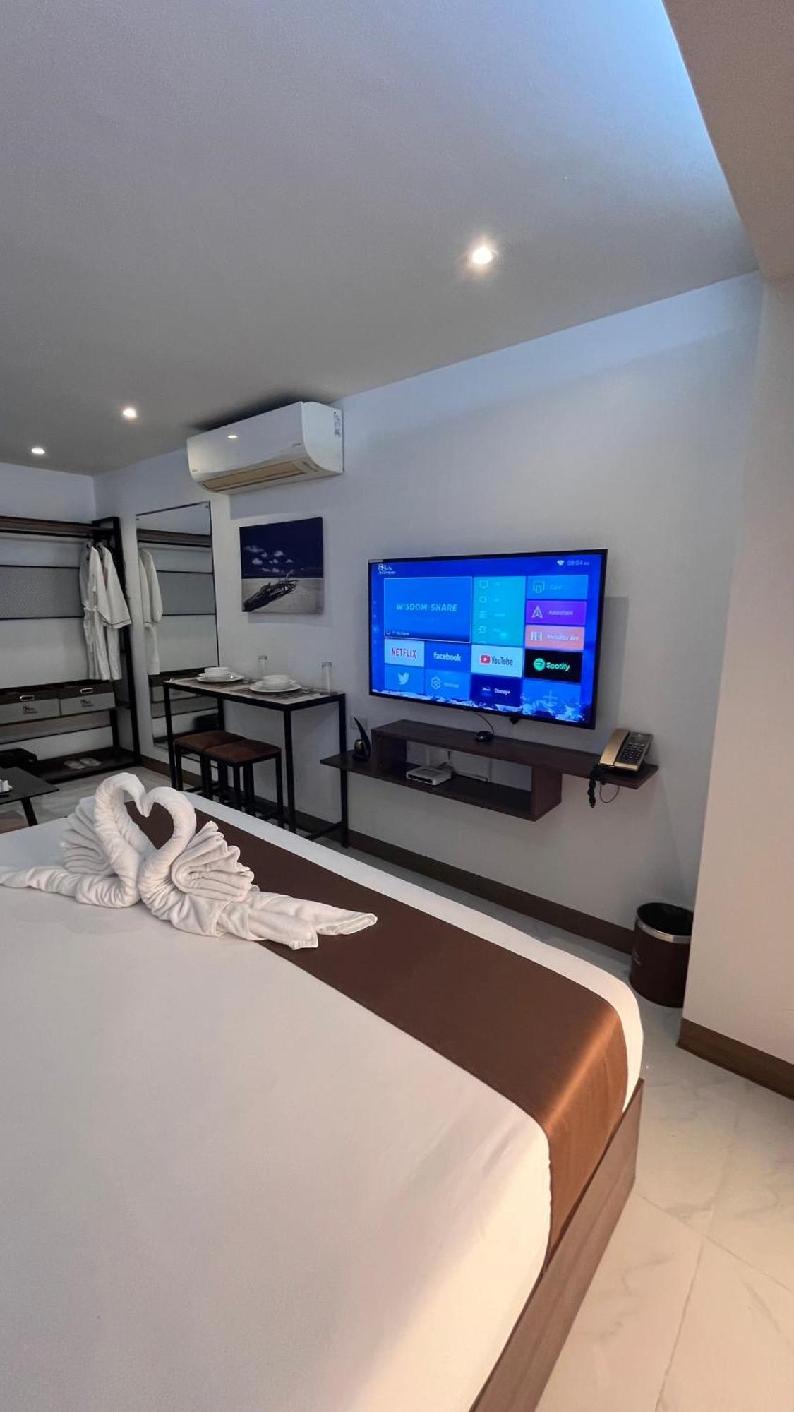 Aparthotel 88th Avenue 4*